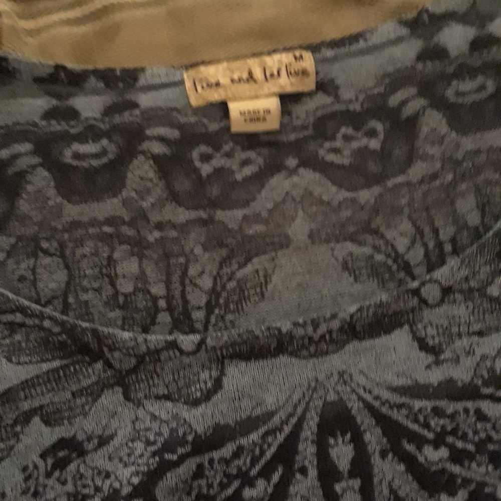 Top - Picture 2 of 2